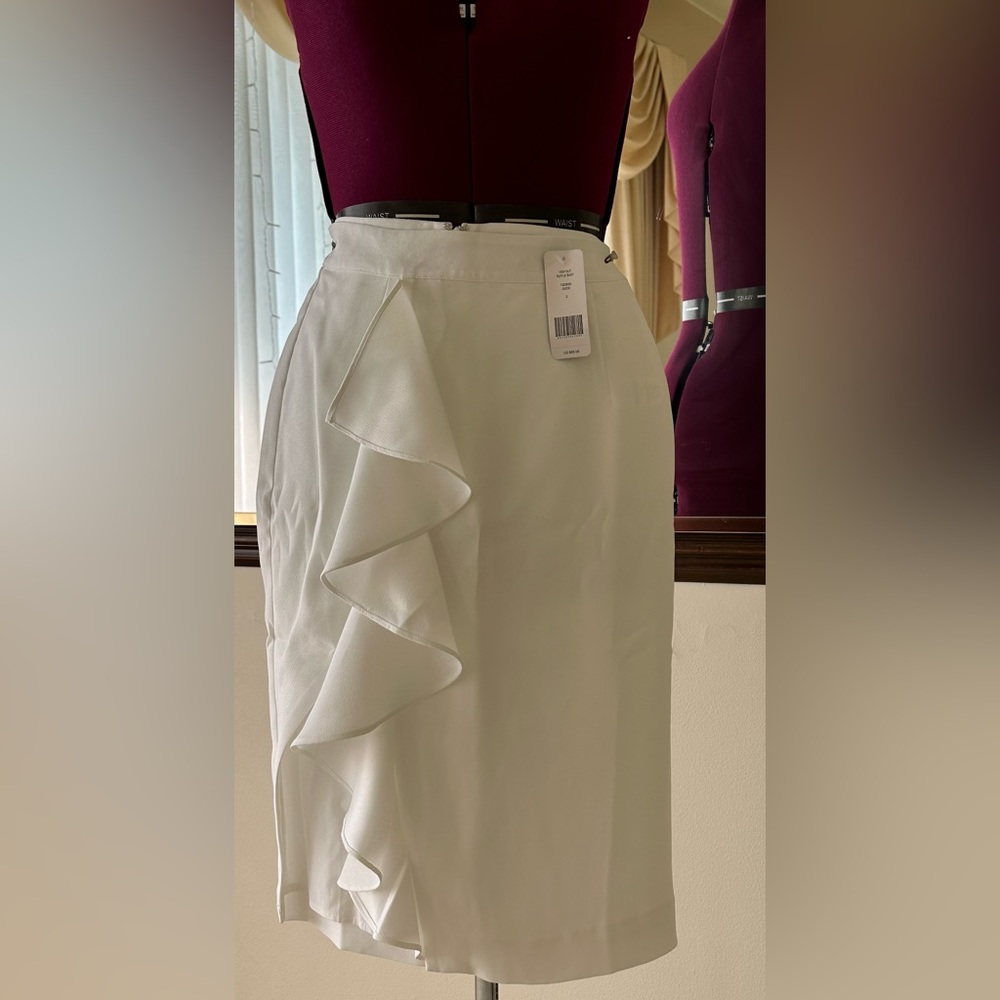 Bebe High Slit Ruffle Skirt Size 2 Color Pristine